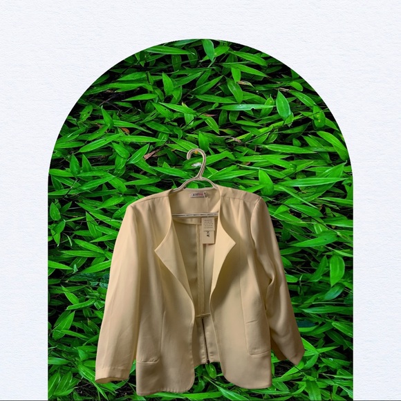 Nice Cream blazer. Size L. Just fab is the brand. New with tags. - Picture 6 of 9